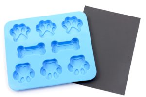 Pet Treater silicone mold and magnetic recipe card