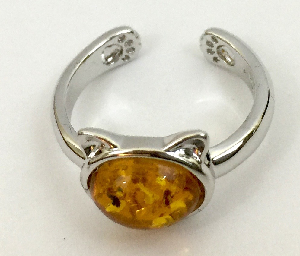 Kitty amber ring