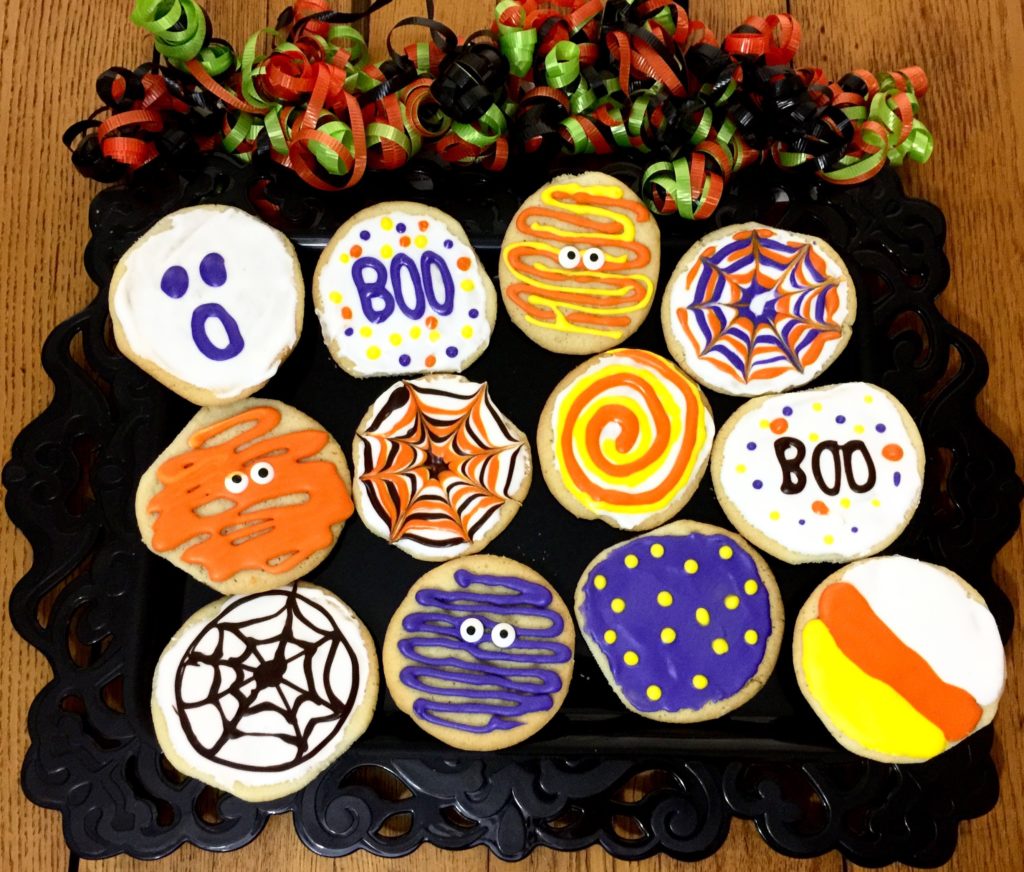 Decorating Halloween Sugar Cookies The Homespun Chics